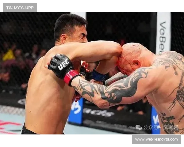 墨菲、普拉特斯在UFC319双双上演首回合转身肘击KO